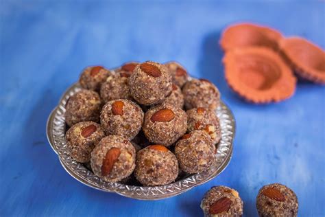 Pista Ladoo Recipe – Sweet Pistachios Balls Recipe - Indian Healthy ...