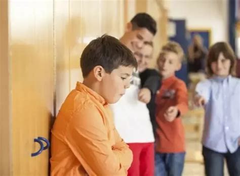 这五种类型的孩子最容易受到校园霸凌，父母需及时调整教育方式_好朋友