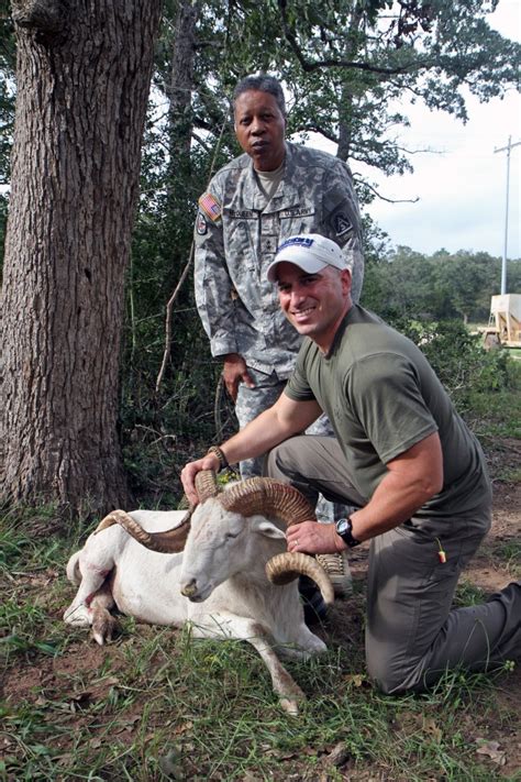 Hunting trip = therapy for 6 wounded warriors | Article | The United ...