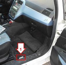 Fiat Punto Vin Number Location by Fiat Grande Punto 2005 2010 Where Is Vin Number Find Fiat Punto Vin Number Location
