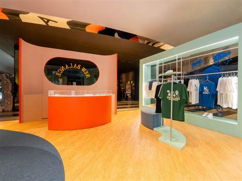 The Local Store NB 的图像结果