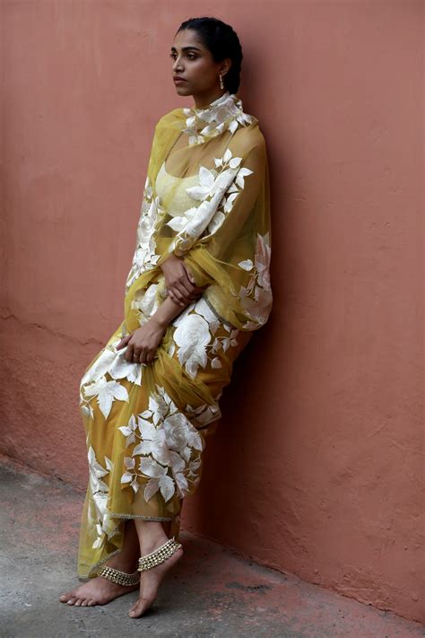 Roselle Sari – Aikeyah