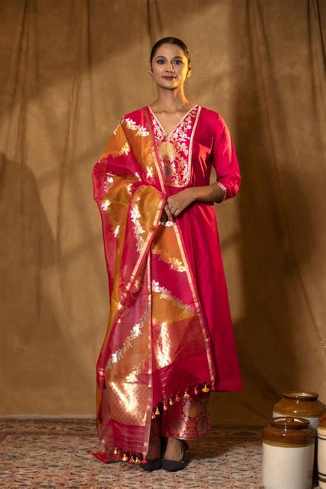 Buy Designer Online Suits For Women at Chinaya Banaras