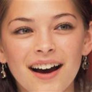Kristin Kreuk - Hollywood - Actress Wallpapers Download FREE | MrPopat