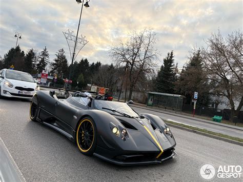 Dakloze Pagani Zonda HP Barchetta gespot in Polen