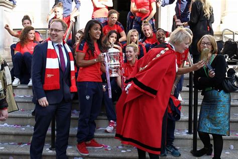 Photos: Ladies receive mayoral reception | News | Arsenal.com