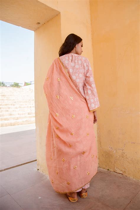 Marigold Peach Cotton Straight Kurta Set With Doriya Dupatta – Gulabo ...