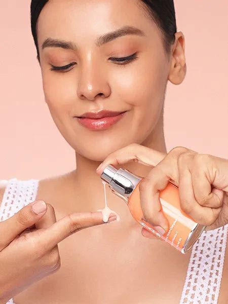 Vitamin C Serum For Dullness, Hydration & Glowing Skin