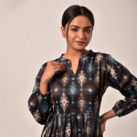 Black Ikkat Linen-Satin Knee Length Dress – Fashiana