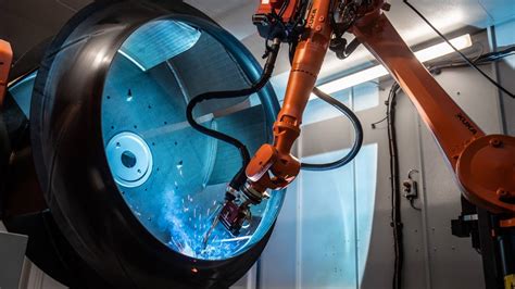 Robots increase productivity in the welding shop at STELA | KUKA India