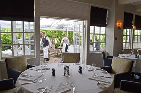 Front of House - Careers | Oliver & Bonacini Hospitality