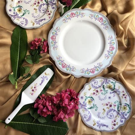 Purple Flower 8 Pcs Snack Set (1 Dinner Plate, 6 Quarter Plates, 1 Ser ...