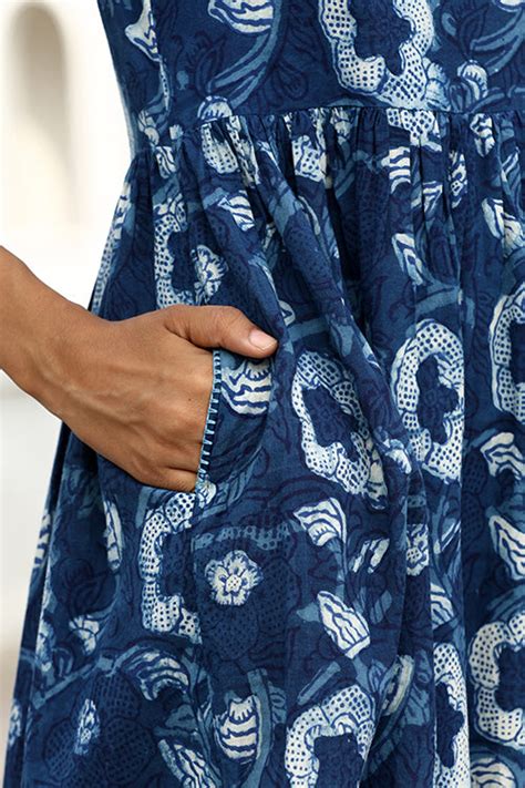 Okhai "Indira" Hand-Embroidered Pure Cotton Indigo Dress – Okhaistore