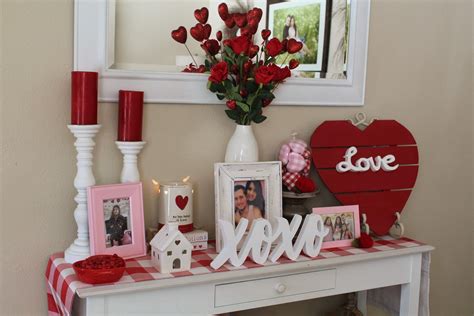 Valentine's Day Entry Table Decor Ideas