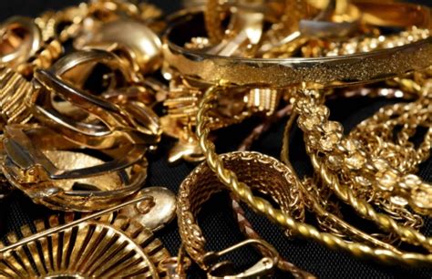 Gold Rates In India Crash By 7.4% Since Diwali; 10 Grams Down By Rs ...