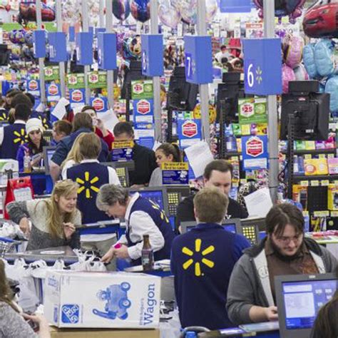 The Dirty Dozen: These 12 Retail Chains Will Open Thanksgiving Day ...