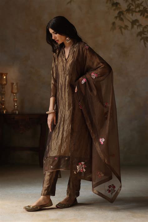 Shop Awadh Collection Online | Royal Indian Ethnic Wear – Begum Pret