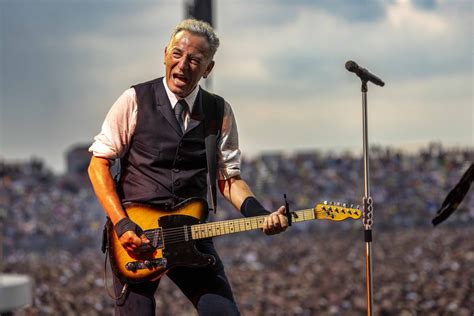 Bruce Springsteen Vevo 的图像结果