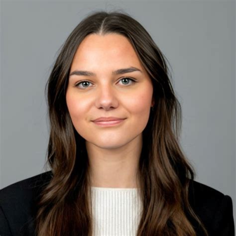 Nadia - Biology teacher - ₹3200/h