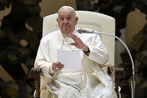 Pope Francis Update: Vatican Says Tests Show New Health Complication ...