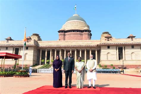 Maldives President Muizzu Receives Ceremonial Welcome at Rashtrapati Bhavan