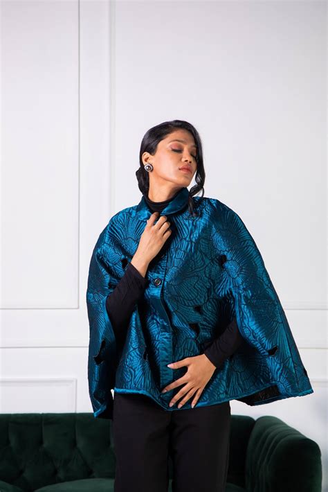 Anna - Quilted Cape – Rhe-Ana