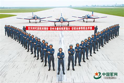 空军16所青少年航空学校800余名学生飞上蓝天_央广网