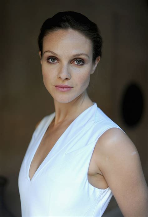 Beau Garrett Style, Clothes, Outfits and Fashion • CelebMafia