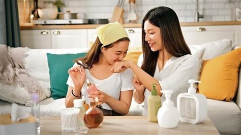 What is scent stacking? The new trend in personal fragrance customisation