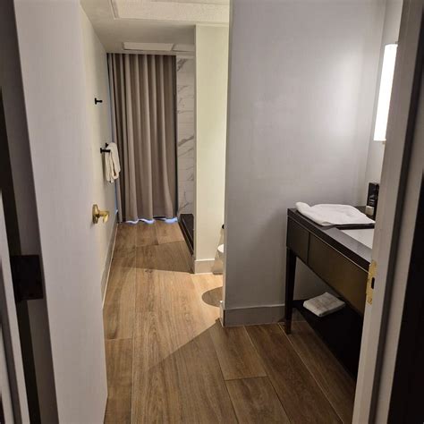 C. BALDWIN, CURIO COLLECTION BY HILTON (Houston) - Hotel Reviews ...