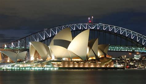 10 Must-Visit Tourist Places in Australia - lifeberrys.com