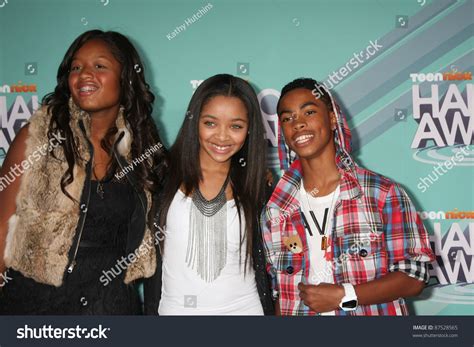 3 Sonnet noel whitaker entertainment jordan newt Images, Stock Photos ...