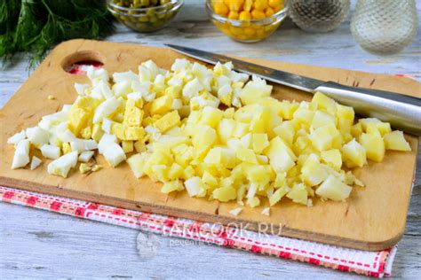 Салат Оливье с кукурузой и горошком — рецепт с фото пошагово