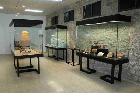 https://www.guiadecadiz.com/sites/default/files/cultura/Sierra_de_Cadiz/Villamartin/MUSEO-ARQUEOLOGICO/museo-villamartin-2.jpg