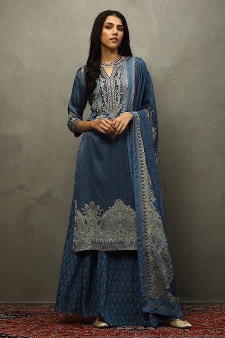 RI.Ritu Kumar | Designer Sarees, Gowns, Lehengas | Aza Fashions