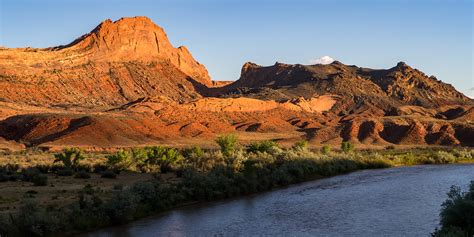 River Flowing from the Sunrise: The San Juan River // ADVENTR.co