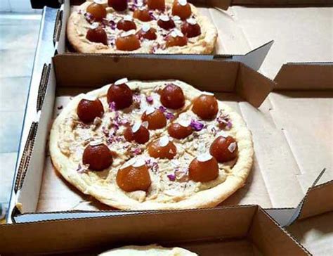 A Pakistani Ice-Cream Parlour Made Ice-Cream Rolls Out Of A Chicken Mac ...