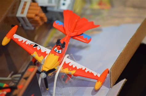 Respect the Classics: Planes Vitaminamulch Gift Pack - PixarCarsDiecast.com