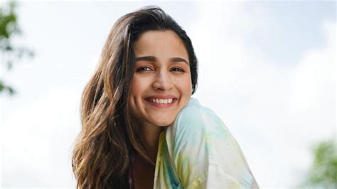 Alia Bhatt Becomes 4th Most Followed Indian On Instagram As She Crosses ...
