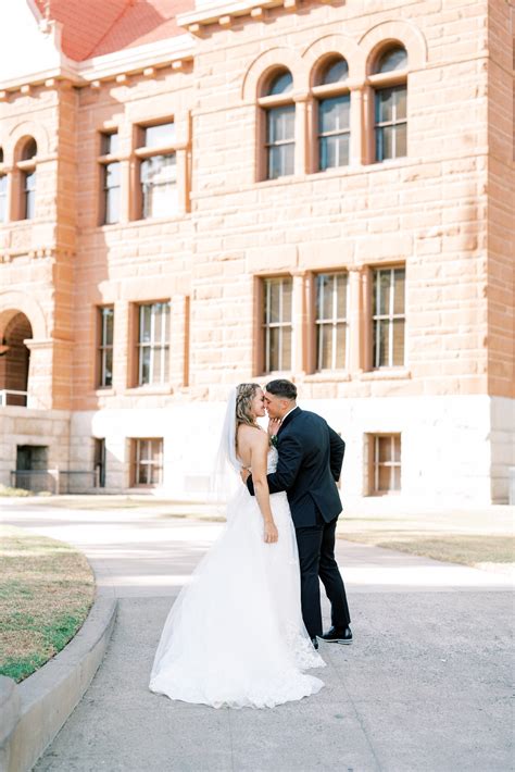 Classic Wedding at the Old Orange County Courthouse - laurendixonphotos.com