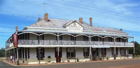 GRANDE OLDE DUMBLEYUNG INN - Inn Reviews & Photos - Tripadvisor