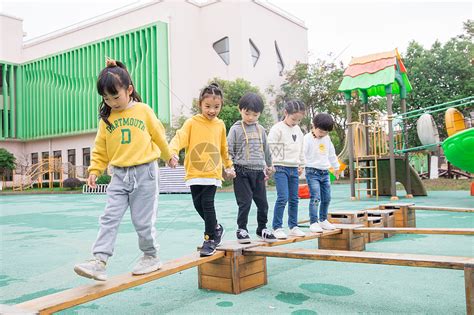 幼儿园区角环境创设遵循的六个原则-幼儿园课桌椅|幼儿园床|玩教具柜|木质攀爬组合滑梯-乐天良木