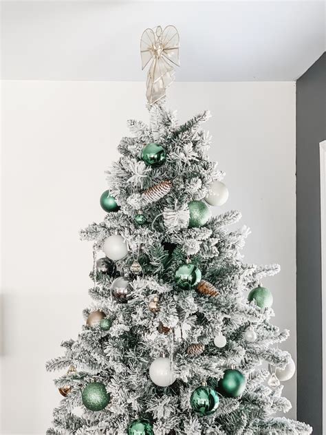 Emerald Green Christmas Decor
