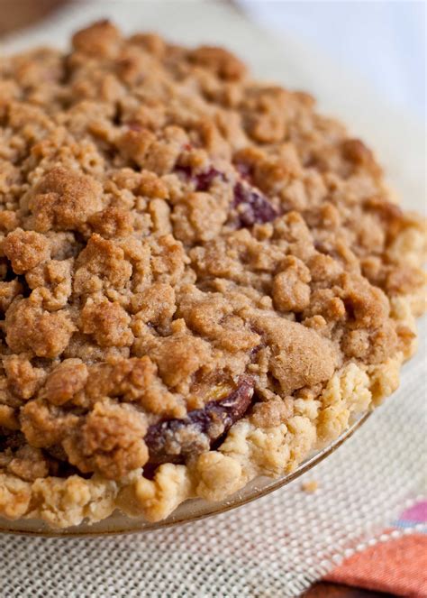 fresh easy homemade peach crumble pie | Peach pie recipes, Peach crumble pie, Peach crumble