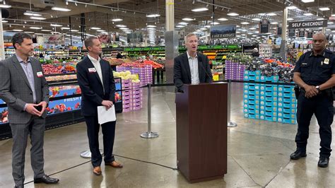 Fred Meyer increases security, adds receipt checks in Portland | kgw.com