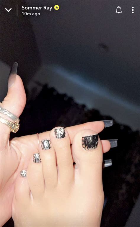 Sommer Ray's Feet