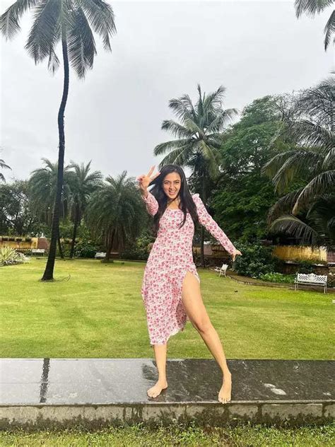 Tejasswi Prakash looks chic in a sequinned green mini dress, see ...