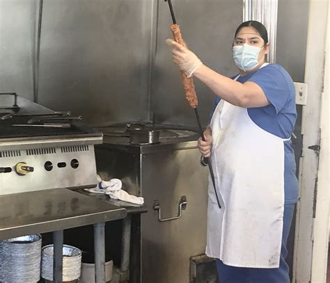 Chicago Restaurant Workers Take Extra Coronavirus Precautions | Eater ...