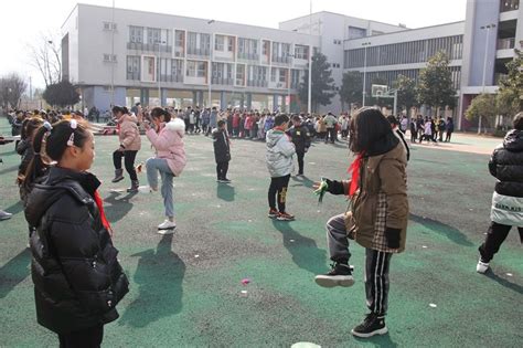 中关村实验小学举行“跳出活力，踢出精彩”跳绳踢毽子比赛