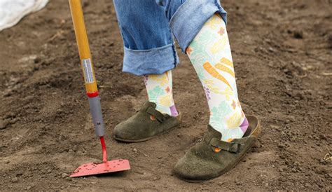How to Measure for Compression Socks & Knee-High Stockings | VIM & VIGR